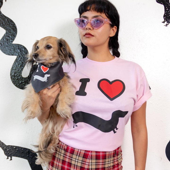 doxie love unisex tee | pink - bean goods