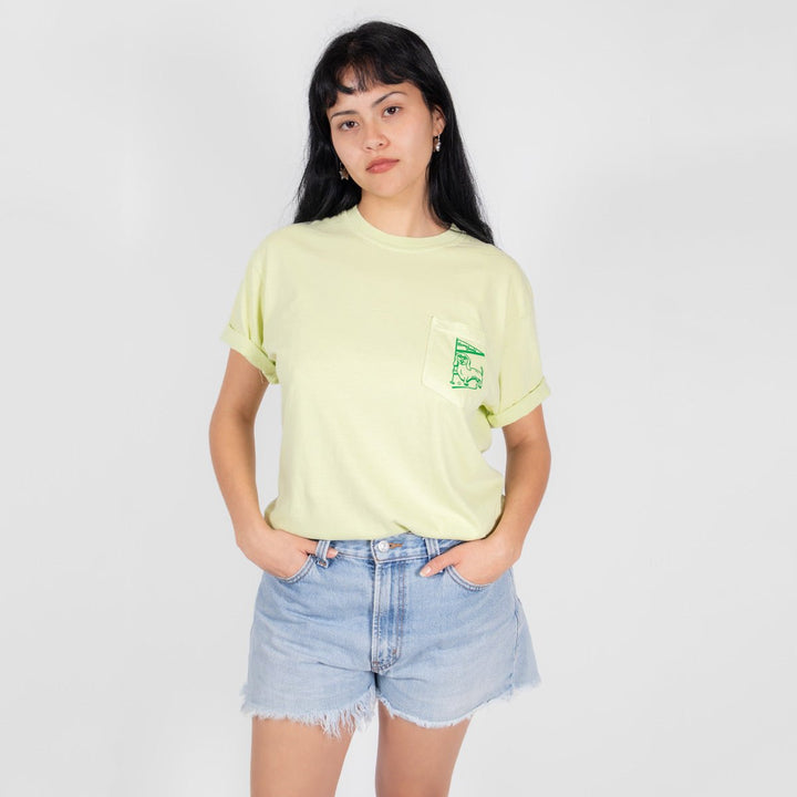 swingin’ wieners golf club unisex pocket tee | birdie green - bean goods