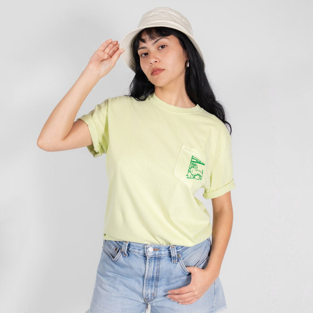 swingin’ wieners golf club unisex pocket tee | birdie green - bean goods