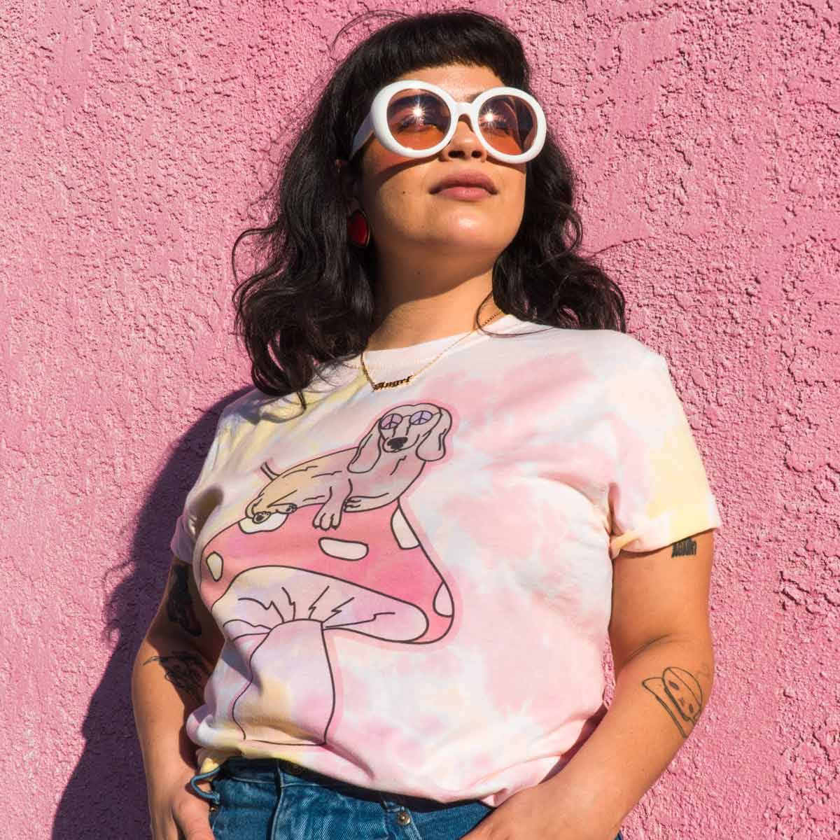 tie dye dachshund tee | trippy mushroom design – bean goods